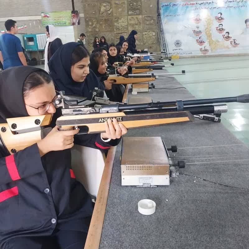 اردوی دانش آموزی به باشگاه تیراندازی