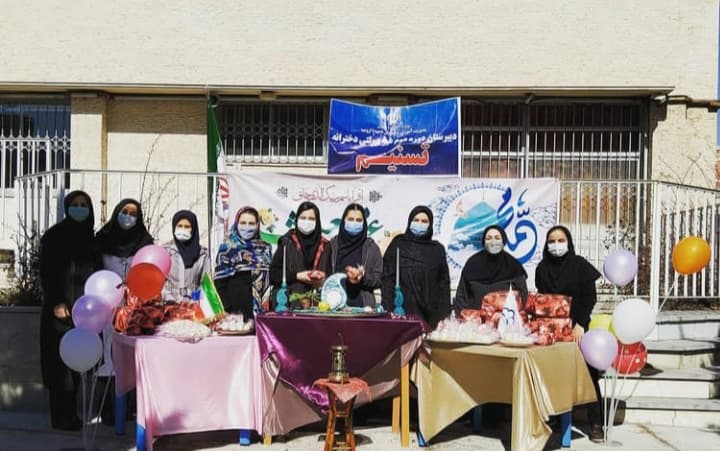 تقدیر از دانش آموزان برتر ترم اول سال تحصیلی 1400-1399 با رعایت پروتکلهای بهداشتی همراه با بزرگداشت عید نوروز