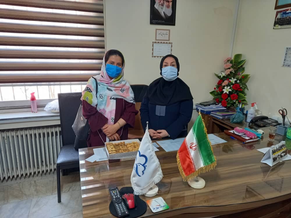 دیدار چند نفر از قبولی های کنکور سال 99 با مدیریت دبیرستان تسنیم