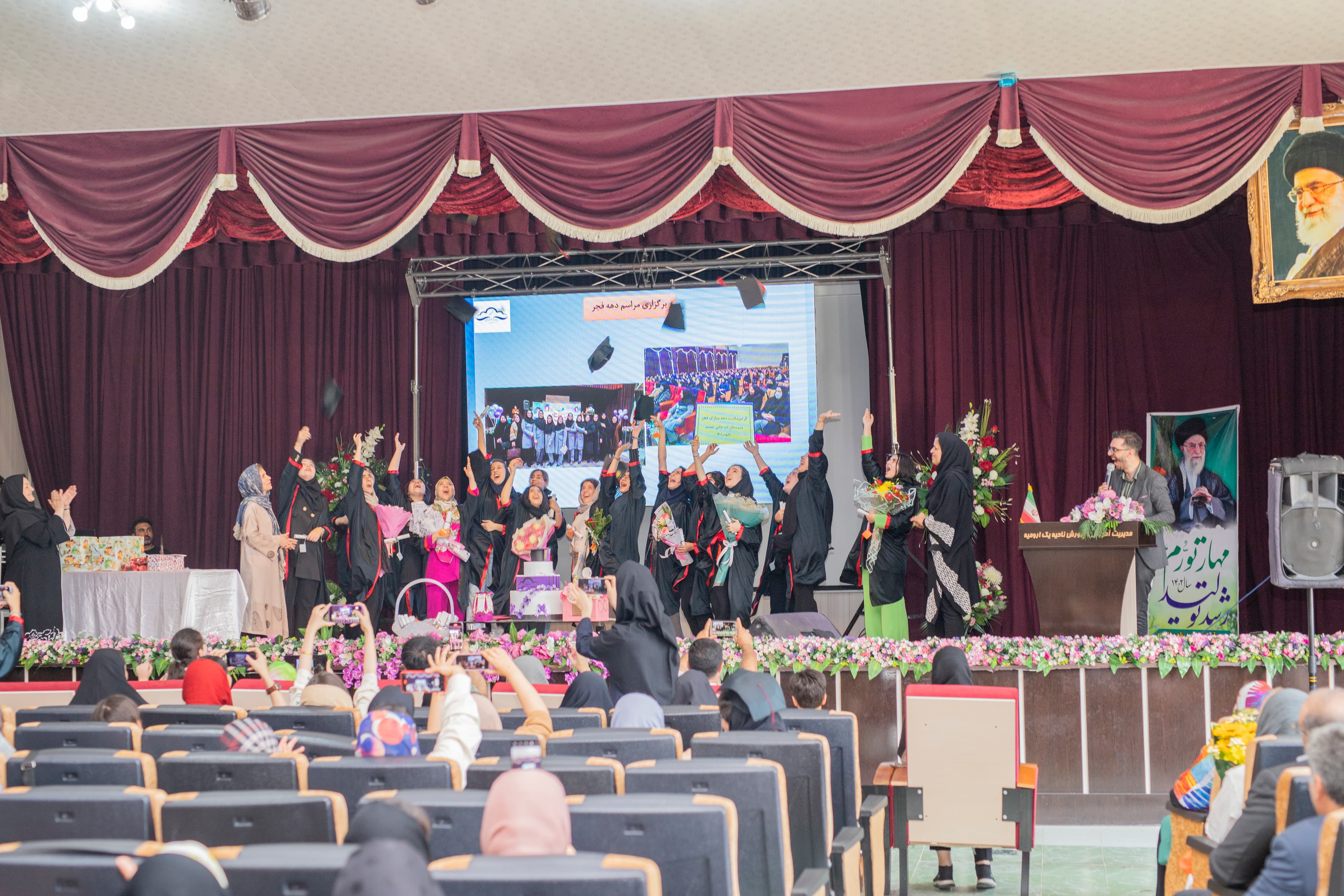 جشن فارغ التحصیلی دانش آموزان پایه دوازدهم 27 خرداد 1402