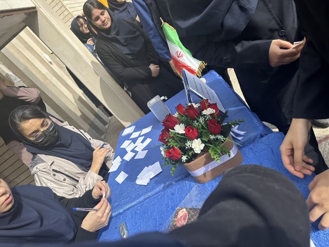 برگزاری شورای دانش آموزی توسط دانش آموزان