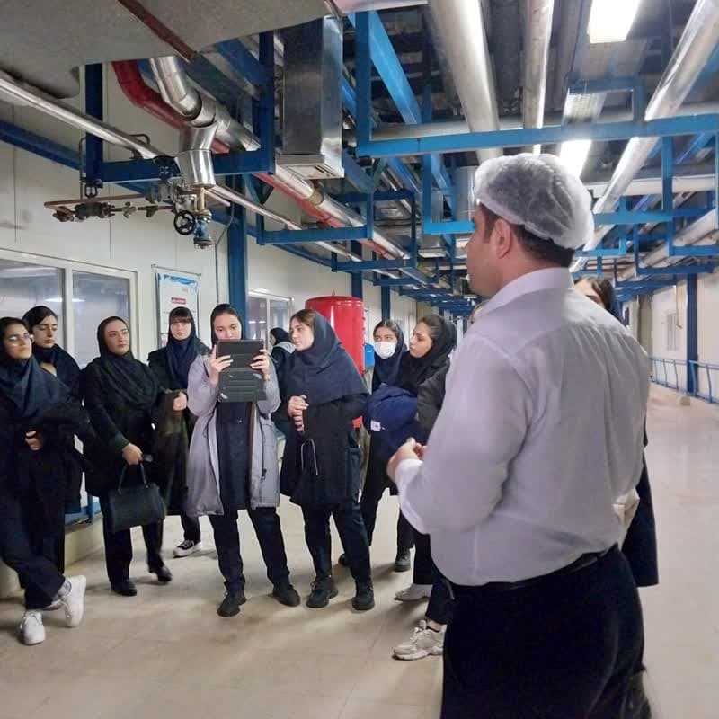 اردوی یک روزه دانش آموزان به کارخانه پگاه